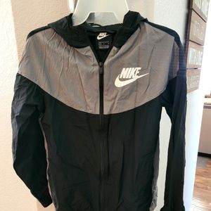 Nike Windbreaker - large